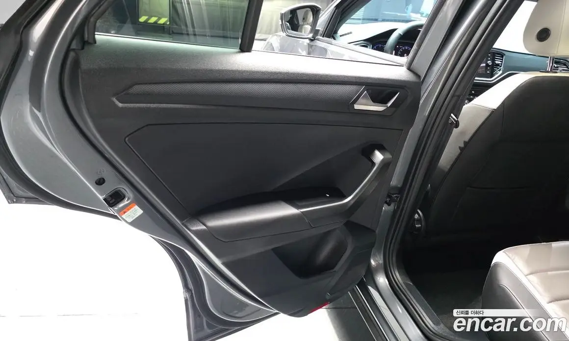 Volkswagen T-Roc 2021 2.0 автомат (гидро), фото 15 Volkswagen T-Roc 2021 2.0 автомат (гидро), фото 15