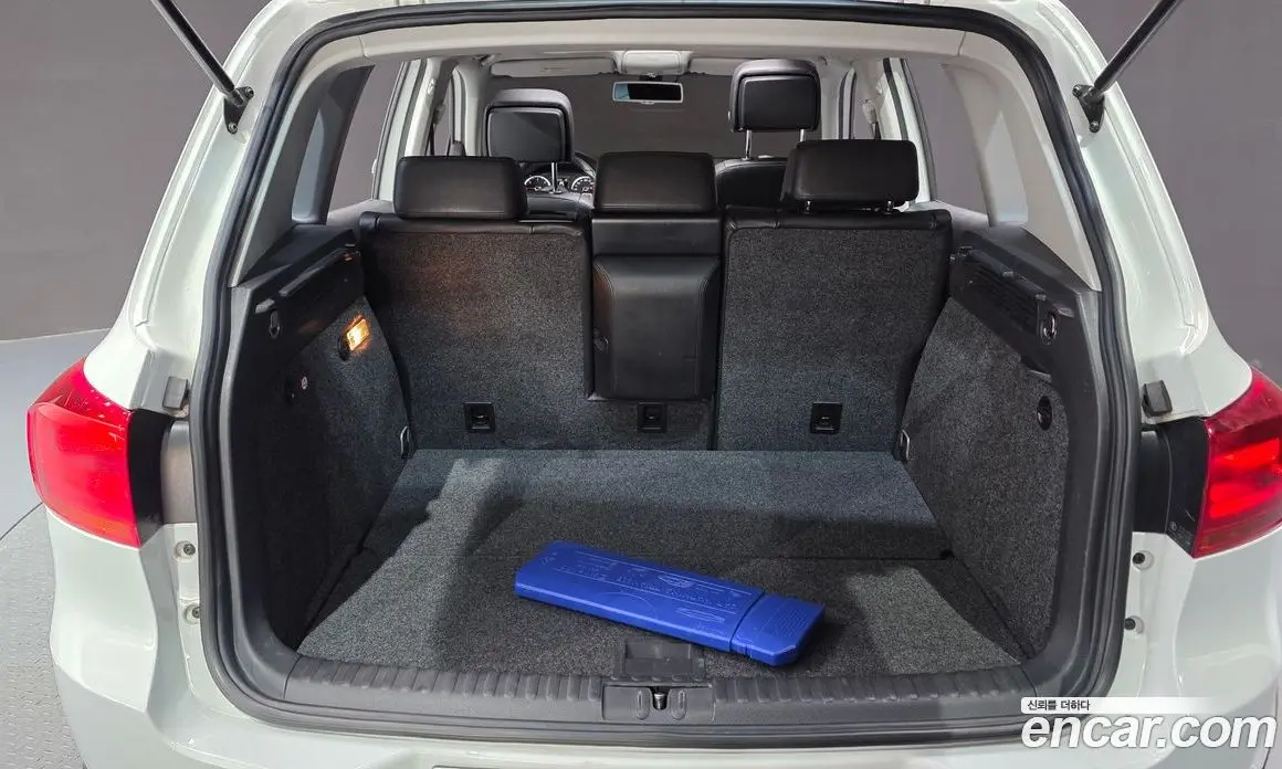 Volkswagen Tiguan 2014 2.0 автомат (гидро), фото 24 Volkswagen Tiguan 2014 2.0 автомат (гидро), фото 24