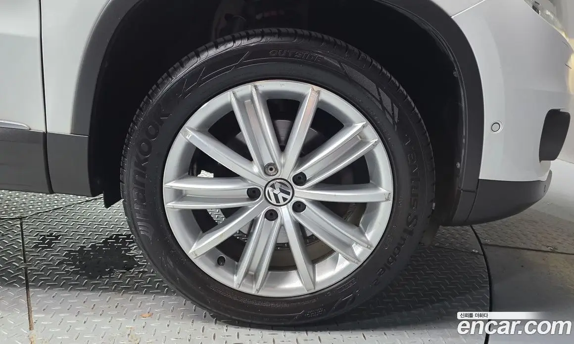 Volkswagen Tiguan 2014 2.0 автомат (гидро), фото 7 Volkswagen Tiguan 2014 2.0 автомат (гидро), фото 7