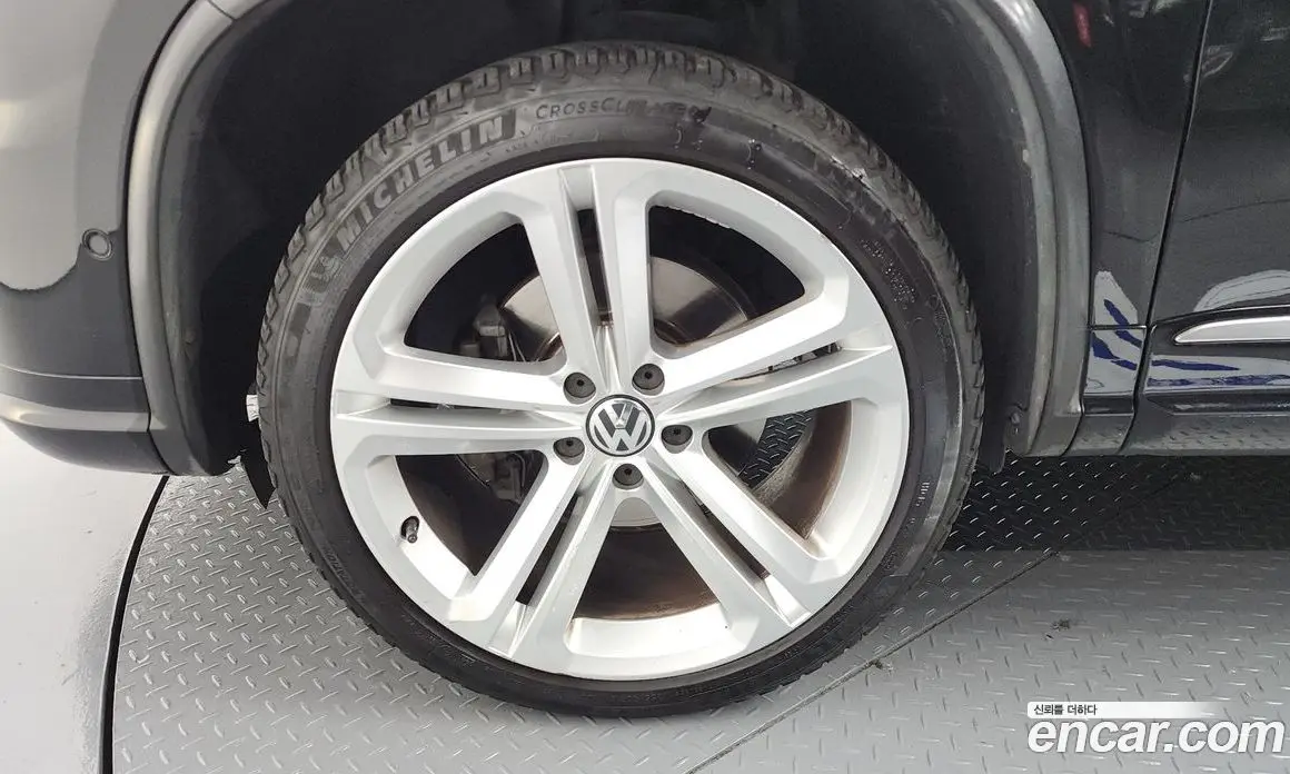 Volkswagen Tiguan 2015 2.0 автомат (гидро), фото 5