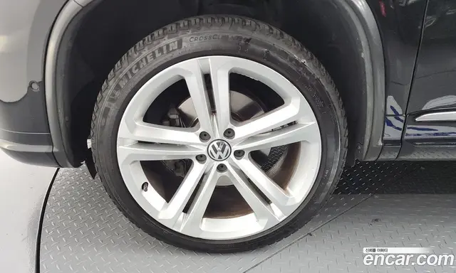 Volkswagen Tiguan 2015 2.0 автомат (гидро), миниатюра 5