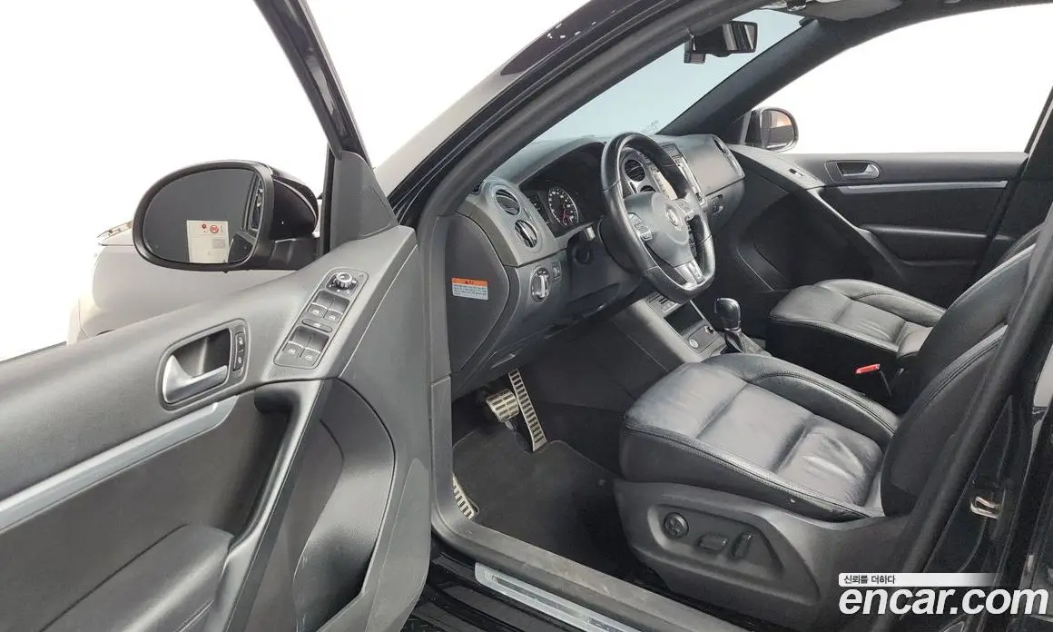 Volkswagen Tiguan 2015 2.0 автомат (гидро), фото 10
