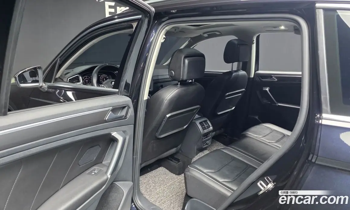 Volkswagen Tiguan 2018 2.0 автомат (гидро), фото 15 Volkswagen Tiguan 2018 2.0 автомат (гидро), фото 15