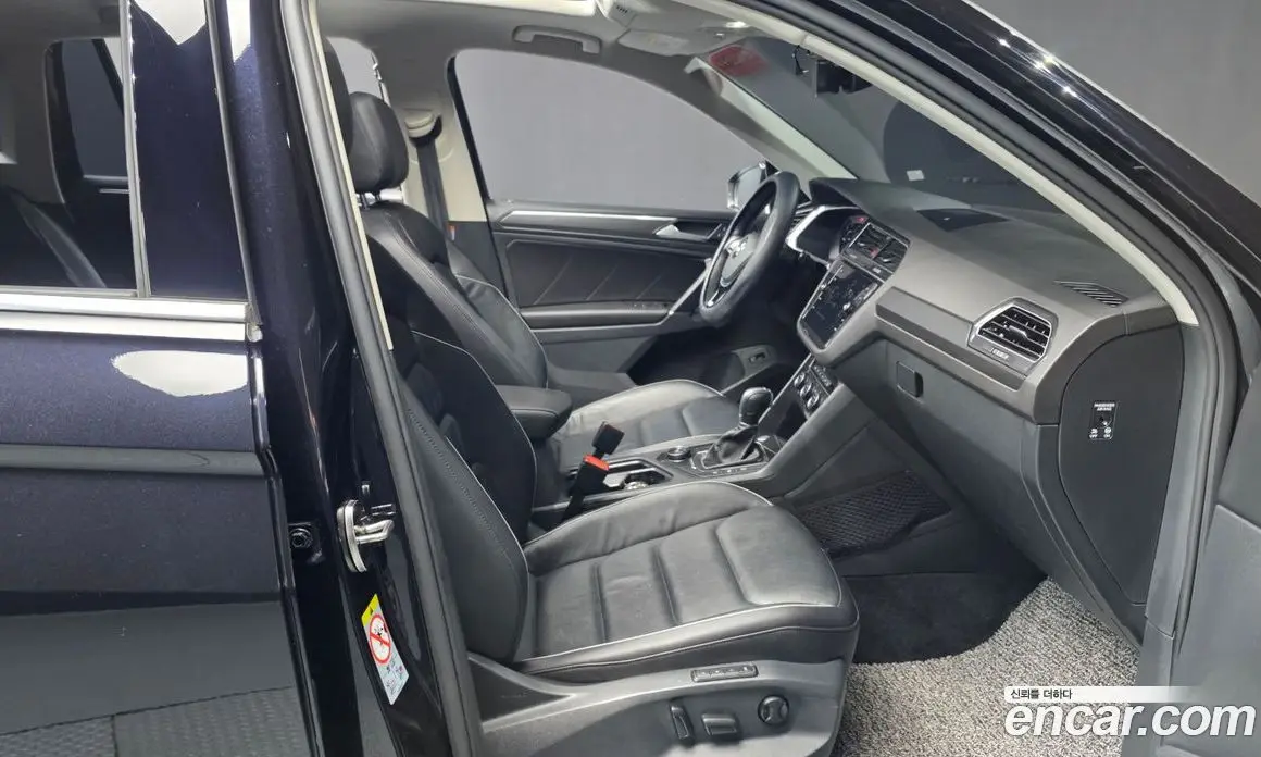 Volkswagen Tiguan 2018 2.0 автомат (гидро), фото 16 Volkswagen Tiguan 2018 2.0 автомат (гидро), фото 16