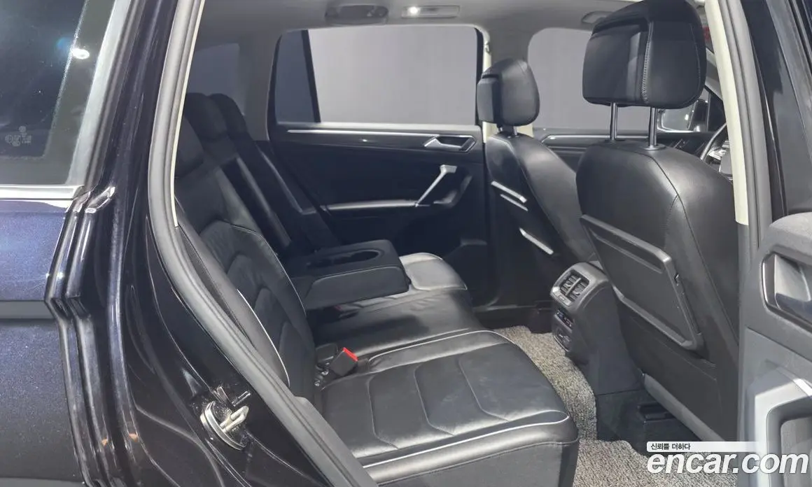 Volkswagen Tiguan 2018 2.0 автомат (гидро), фото 17 Volkswagen Tiguan 2018 2.0 автомат (гидро), фото 17