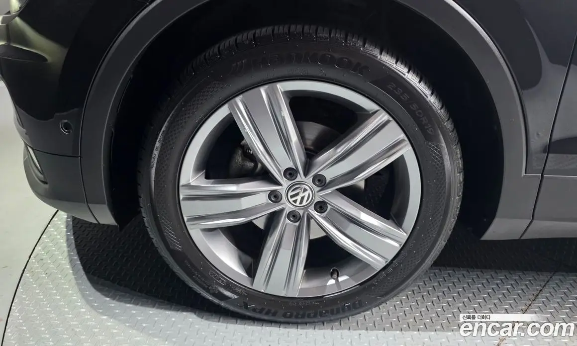 Volkswagen Tiguan 2018 2.0 автомат (гидро), фото 4 Volkswagen Tiguan 2018 2.0 автомат (гидро), фото 4