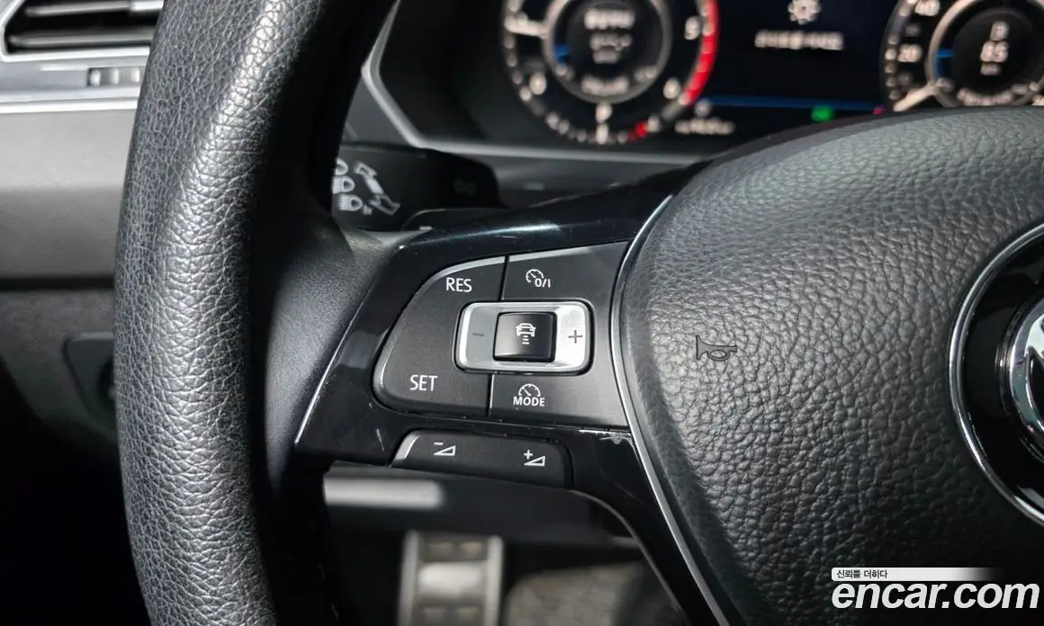 Volkswagen Tiguan 2018 2.0 автомат (гидро), фото 32 Volkswagen Tiguan 2018 2.0 автомат (гидро), фото 32
