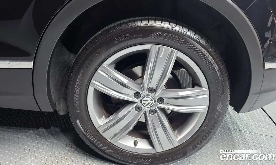Volkswagen Tiguan 2018 2.0 автомат (гидро), фото 6 Volkswagen Tiguan 2018 2.0 автомат (гидро), фото 6