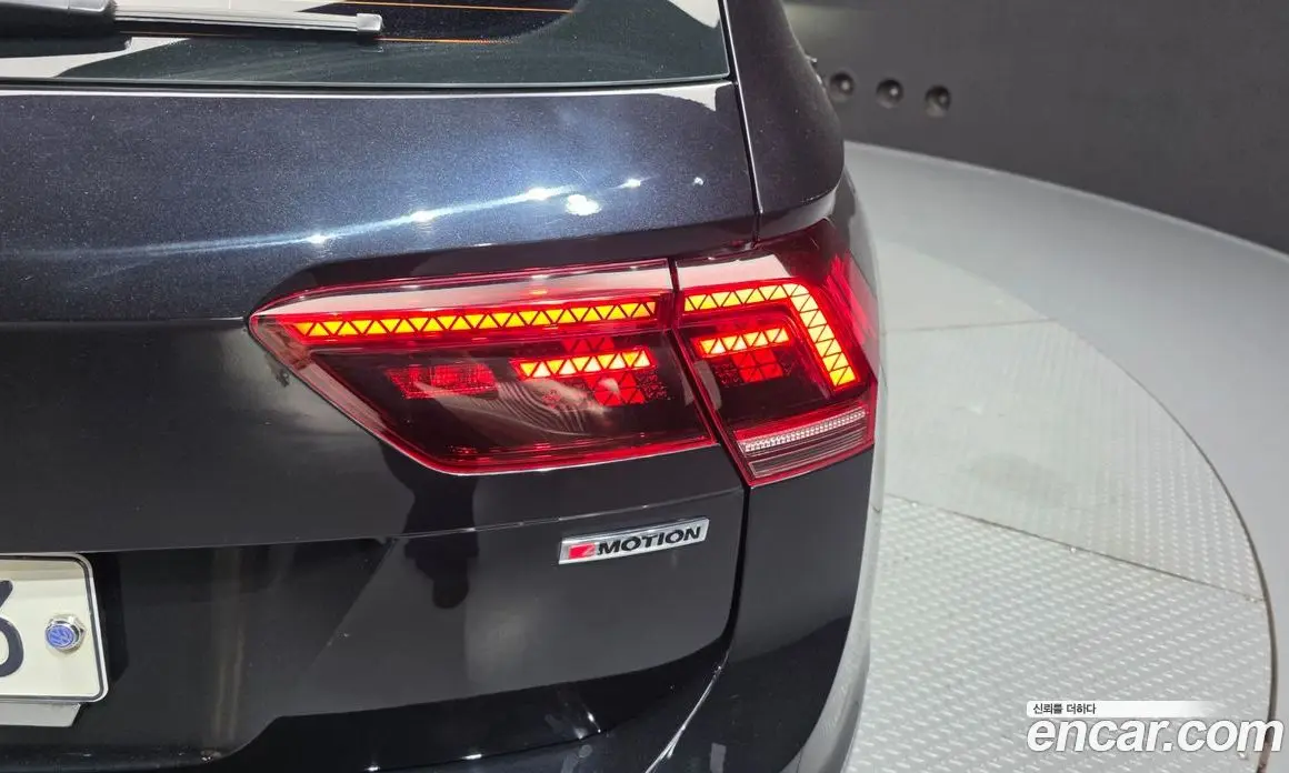 Volkswagen Tiguan 2018 2.0 автомат (гидро), фото 8 Volkswagen Tiguan 2018 2.0 автомат (гидро), фото 8