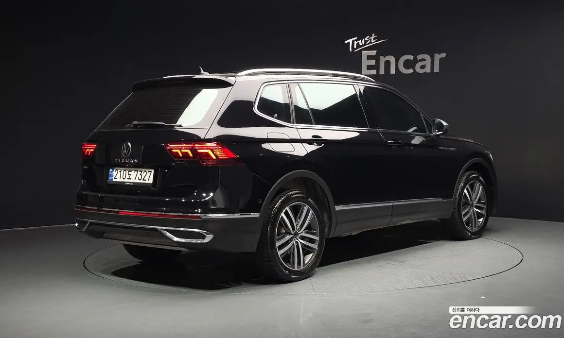 Volkswagen Tiguan 2022 2.0 автомат (гидро), фото 2 Volkswagen Tiguan 2022 2.0 автомат (гидро), фото 2