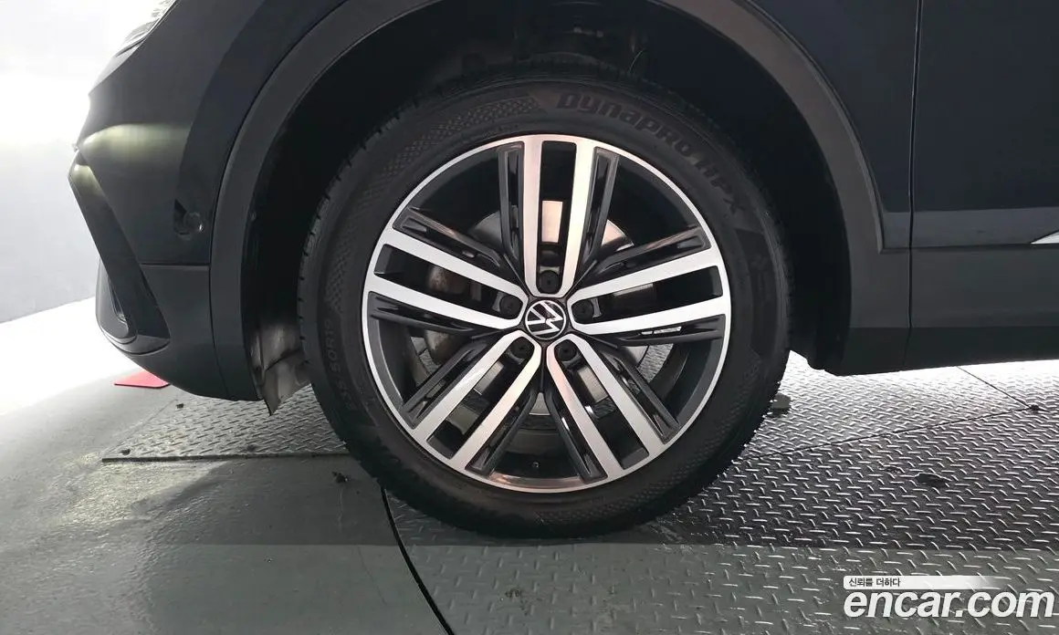 Volkswagen Tiguan 2022 2.0 автомат (гидро), фото 5 Volkswagen Tiguan 2022 2.0 автомат (гидро), фото 5
