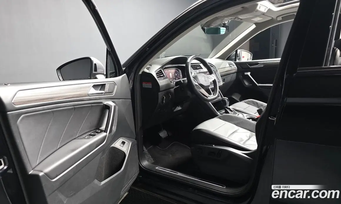 Volkswagen Tiguan 2022 2.0 автомат (гидро), фото 10 Volkswagen Tiguan 2022 2.0 автомат (гидро), фото 10
