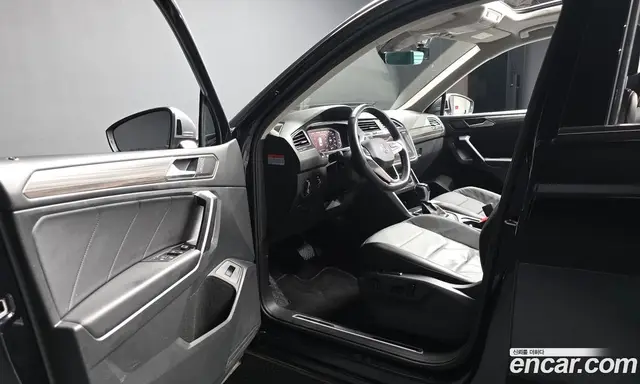 Volkswagen Tiguan 2022 2.0 автомат (гидро), миниатюра 10 Volkswagen Tiguan 2022 2.0 автомат (гидро), миниатюра 10