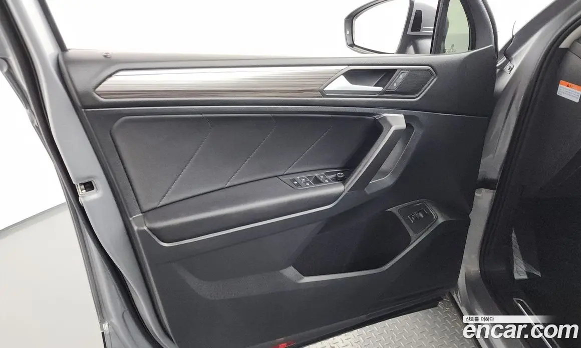 Volkswagen Tiguan 2023 2.0 автомат (гидро), фото 14