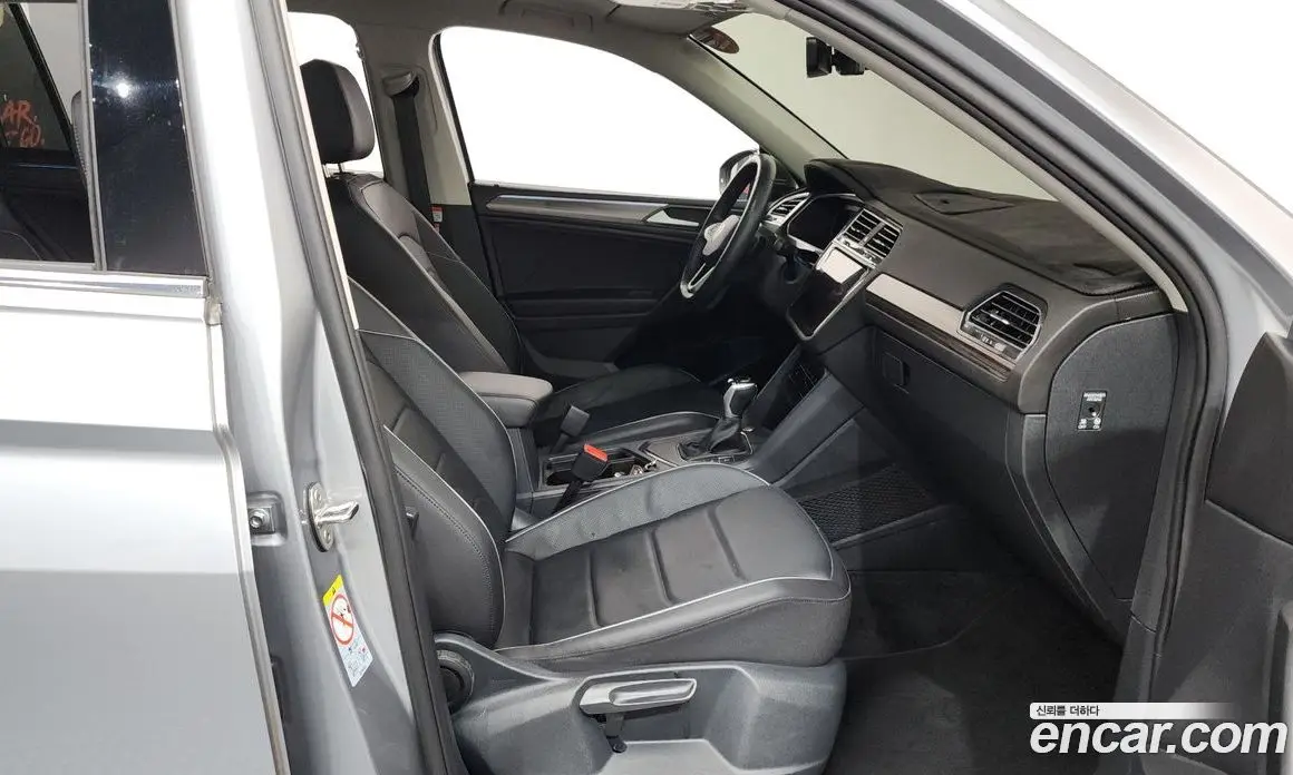 Volkswagen Tiguan 2023 2.0 автомат (гидро), фото 16