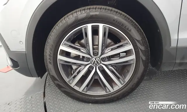 Volkswagen Tiguan 2023 2.0 автомат (гидро), миниатюра 5