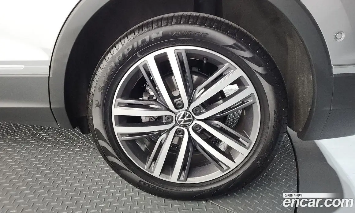 Volkswagen Tiguan 2023 2.0 автомат (гидро), фото 7
