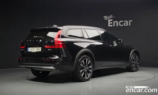 Volvo V60 2023 2.0 автомат (гидро), миниатюра 2 Volvo V60 2023 2.0 автомат (гидро), миниатюра 2