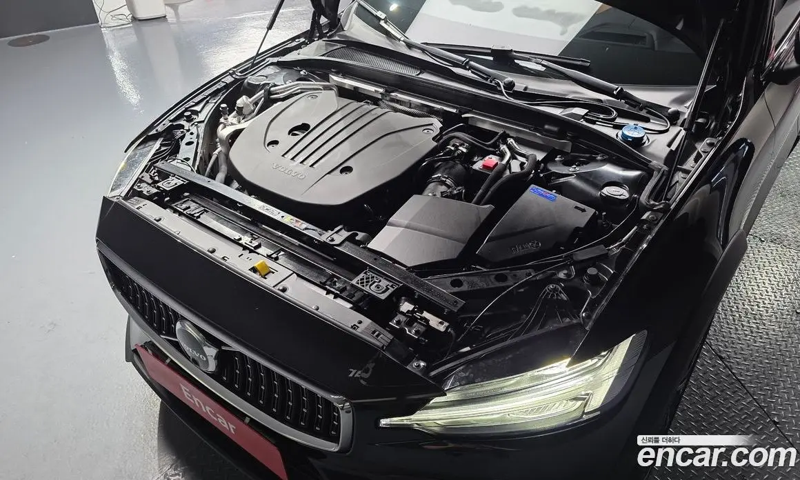 Volvo V60 2023 2.0 автомат (гидро), фото 6 Volvo V60 2023 2.0 автомат (гидро), фото 6