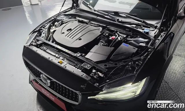 Volvo V60 2023 2.0 автомат (гидро), миниатюра 6 Volvo V60 2023 2.0 автомат (гидро), миниатюра 6