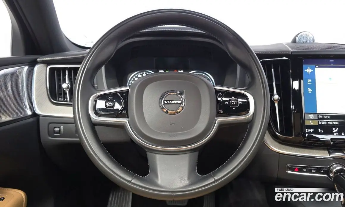 Volvo XC60 2019 2.0 автомат (гидро), фото 13 Volvo XC60 2019 2.0 автомат (гидро), фото 13