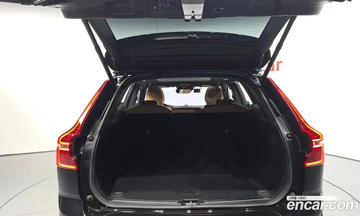 Volvo XC60 2019 2.0 автомат (гидро), фото 20 Volvo XC60 2019 2.0 автомат (гидро), фото 20