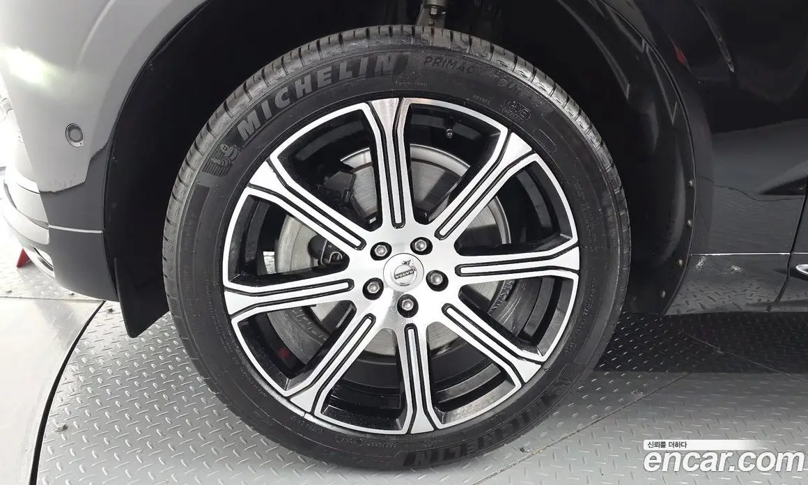 Volvo XC60 2019 2.0 автомат (гидро), фото 5 Volvo XC60 2019 2.0 автомат (гидро), фото 5