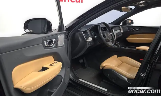 Volvo XC60 2019 2.0 автомат (гидро), миниатюра 10 Volvo XC60 2019 2.0 автомат (гидро), миниатюра 10