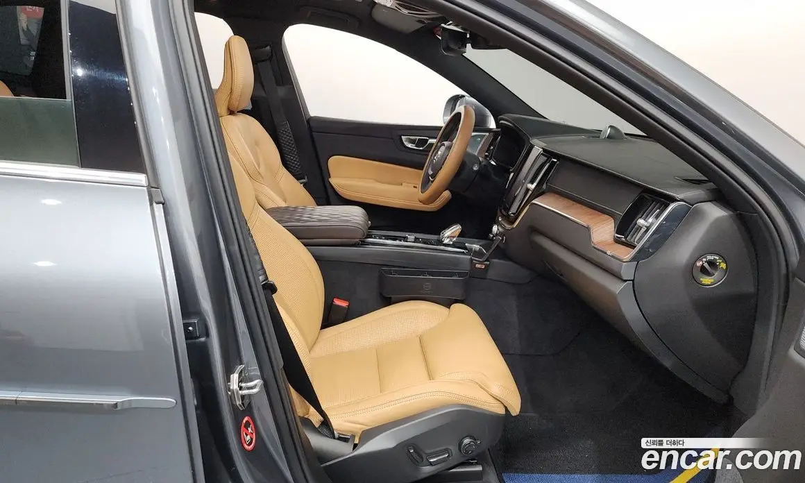 Volvo XC60 2021 2.0 автомат (гидро), фото 16 Volvo XC60 2021 2.0 автомат (гидро), фото 16