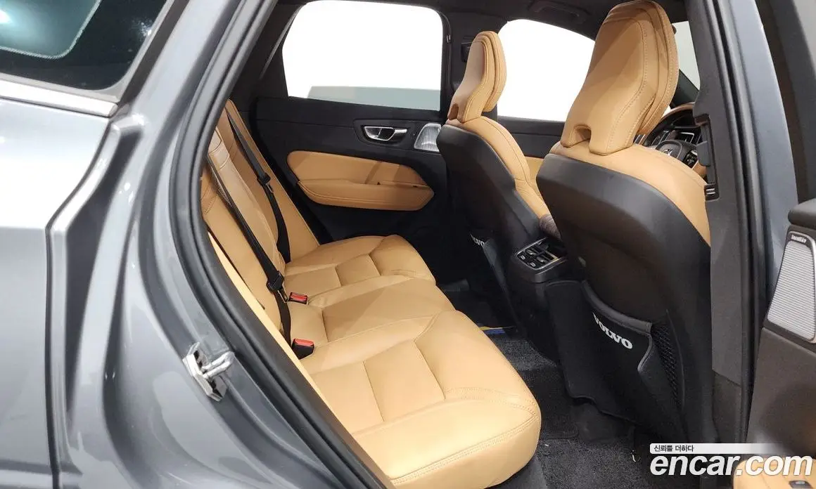 Volvo XC60 2021 2.0 автомат (гидро), фото 17 Volvo XC60 2021 2.0 автомат (гидро), фото 17
