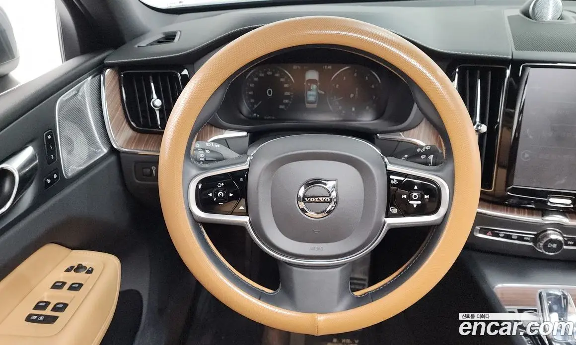 Volvo XC60 2021 2.0 автомат (гидро), фото 19 Volvo XC60 2021 2.0 автомат (гидро), фото 19