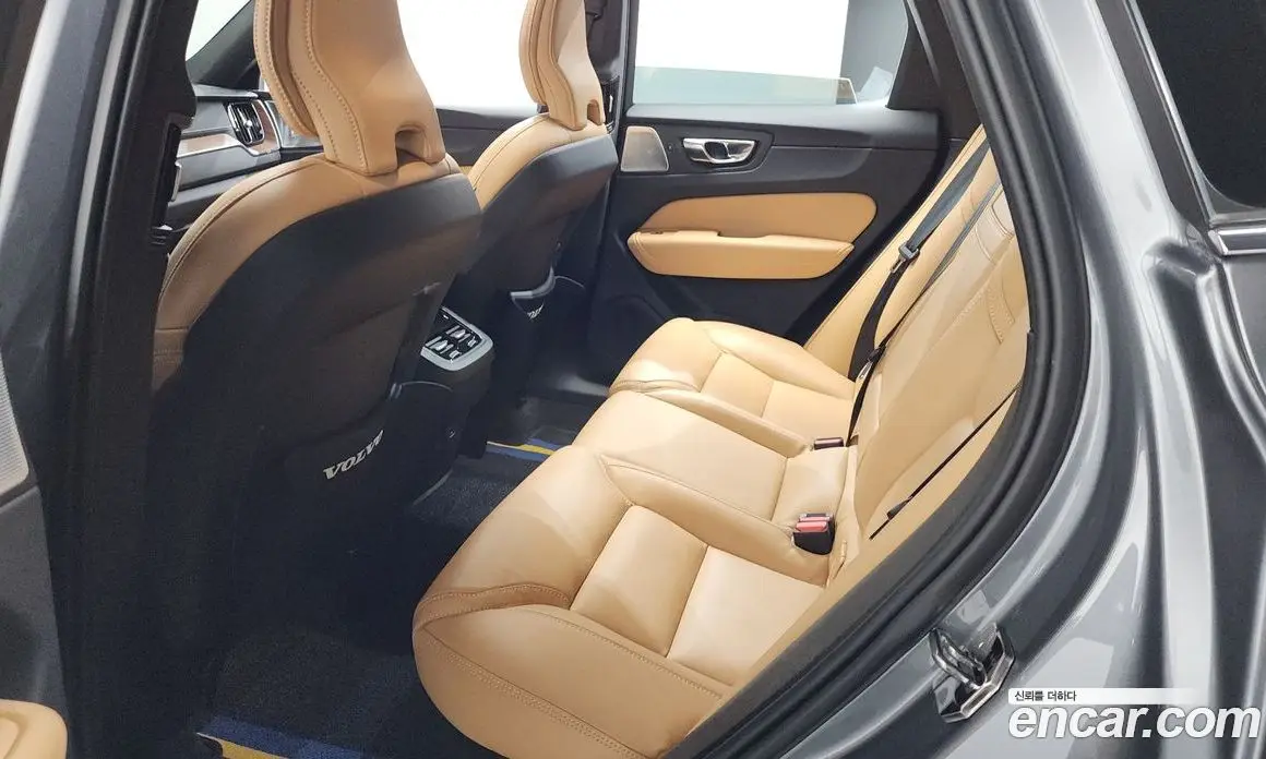 Volvo XC60 2021 2.0 автомат (гидро), фото 25 Volvo XC60 2021 2.0 автомат (гидро), фото 25