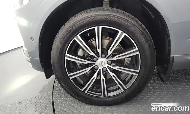 Volvo XC60 2021 2.0 автомат (гидро), миниатюра 5 Volvo XC60 2021 2.0 автомат (гидро), миниатюра 5
