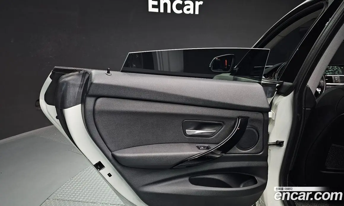 BMW 3 серия 2017 2.0 автомат (гидро), фото 15