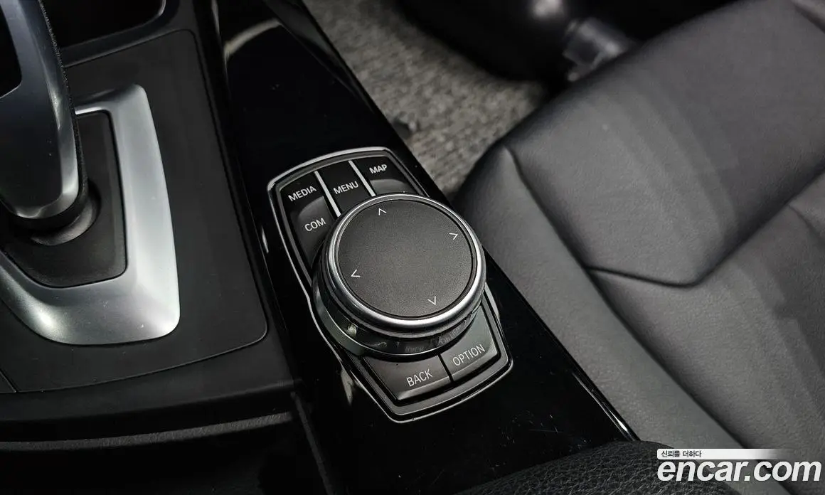 BMW 3 серия 2017 2.0 автомат (гидро), фото 27
