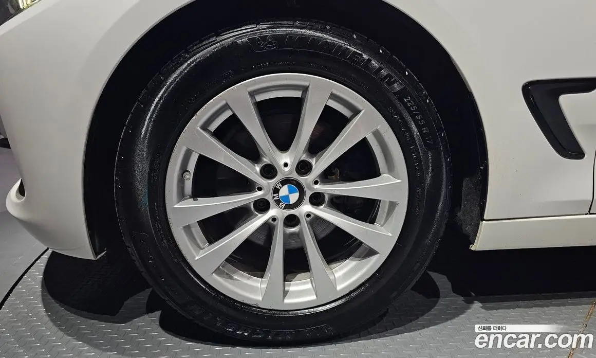 BMW 3 серия 2017 2.0 автомат (гидро), фото 5