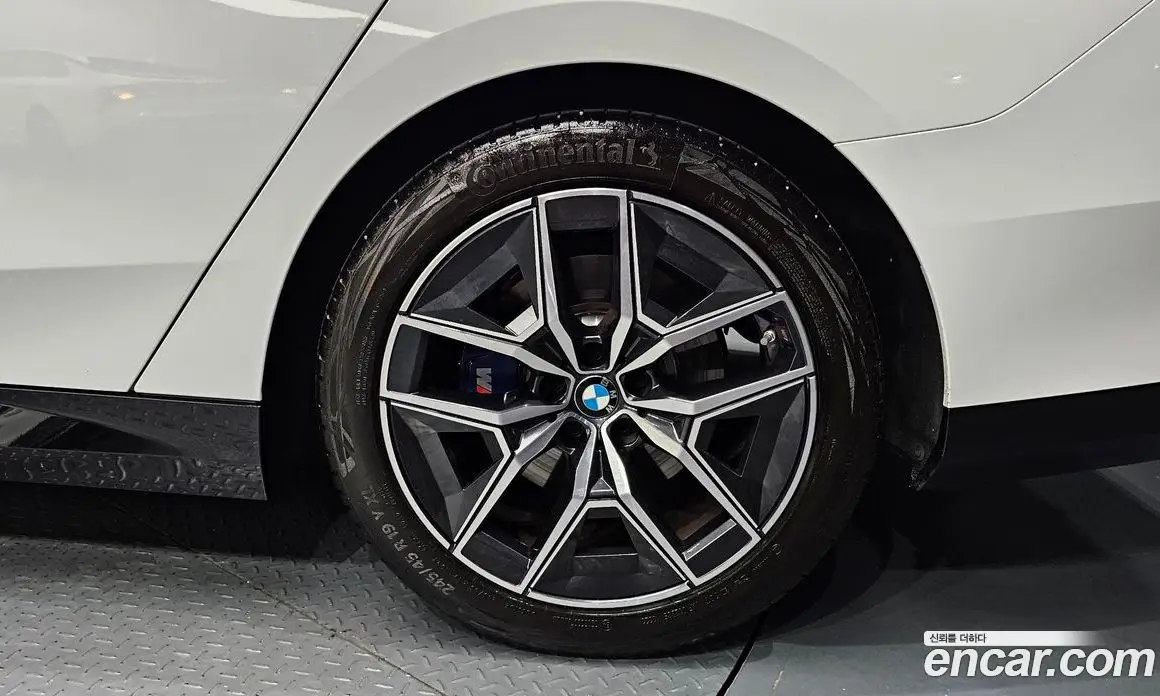 BMW 5 серия 2024 2.0 автомат (гидро), фото 7 BMW 5 серия 2024 2.0 автомат (гидро), фото 7