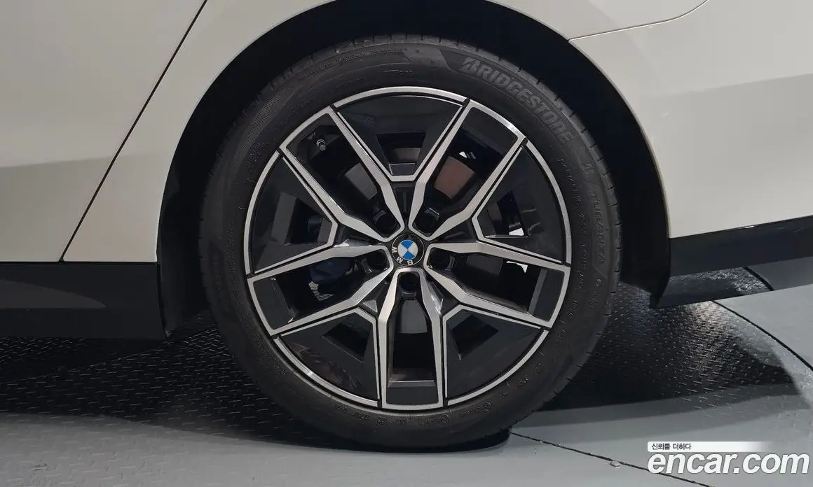 BMW 5 серия 2024 2.0 автомат (гидро), фото 6