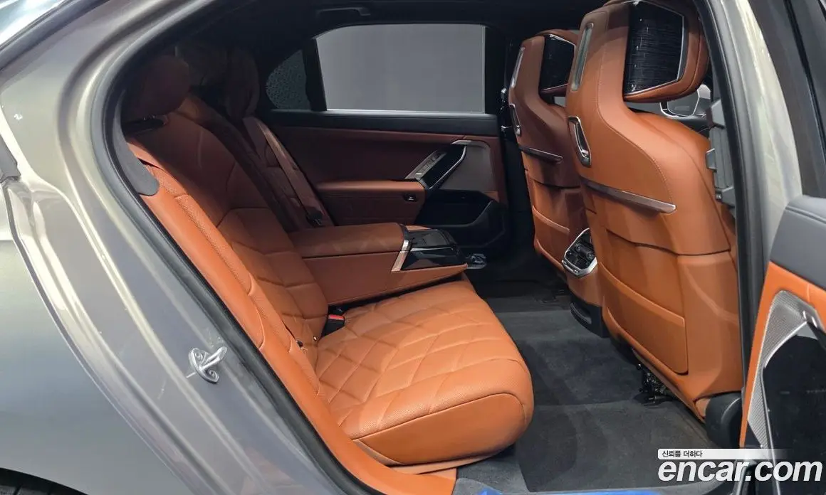 BMW 7 серия 2025 3.0 автомат (гидро), фото 12 BMW 7 серия 2025 3.0 автомат (гидро), фото 12