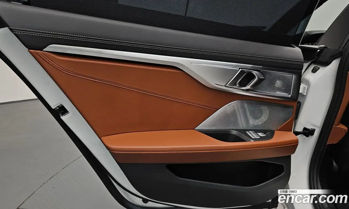 BMW 8 серия 2024 4.4 автомат (гидро), фото 14 BMW 8 серия 2024 4.4 автомат (гидро), фото 14