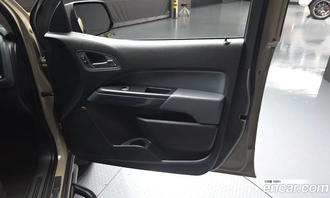 Chevrolet Colorado 2022 3.6 автомат (гидро), фото 14