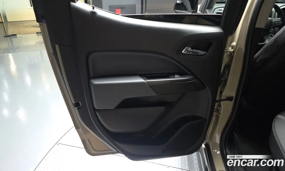 Chevrolet Colorado 2022 3.6 автомат (гидро), фото 15