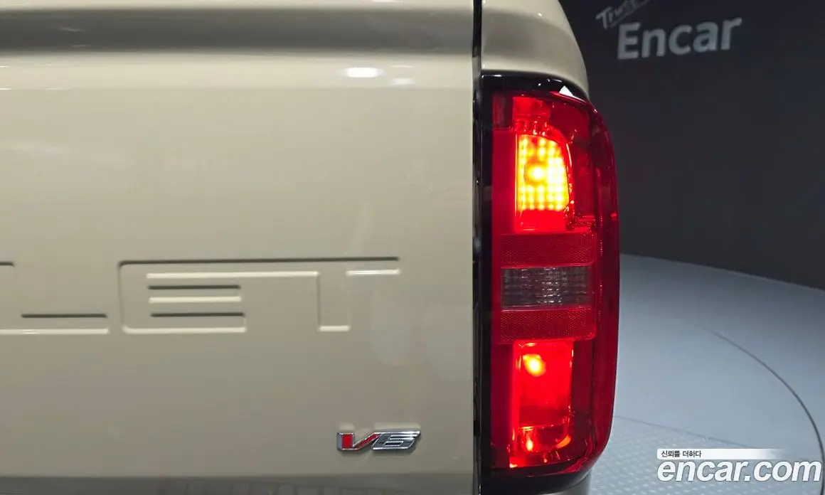 Chevrolet Colorado 2022 3.6 автомат (гидро), фото 9