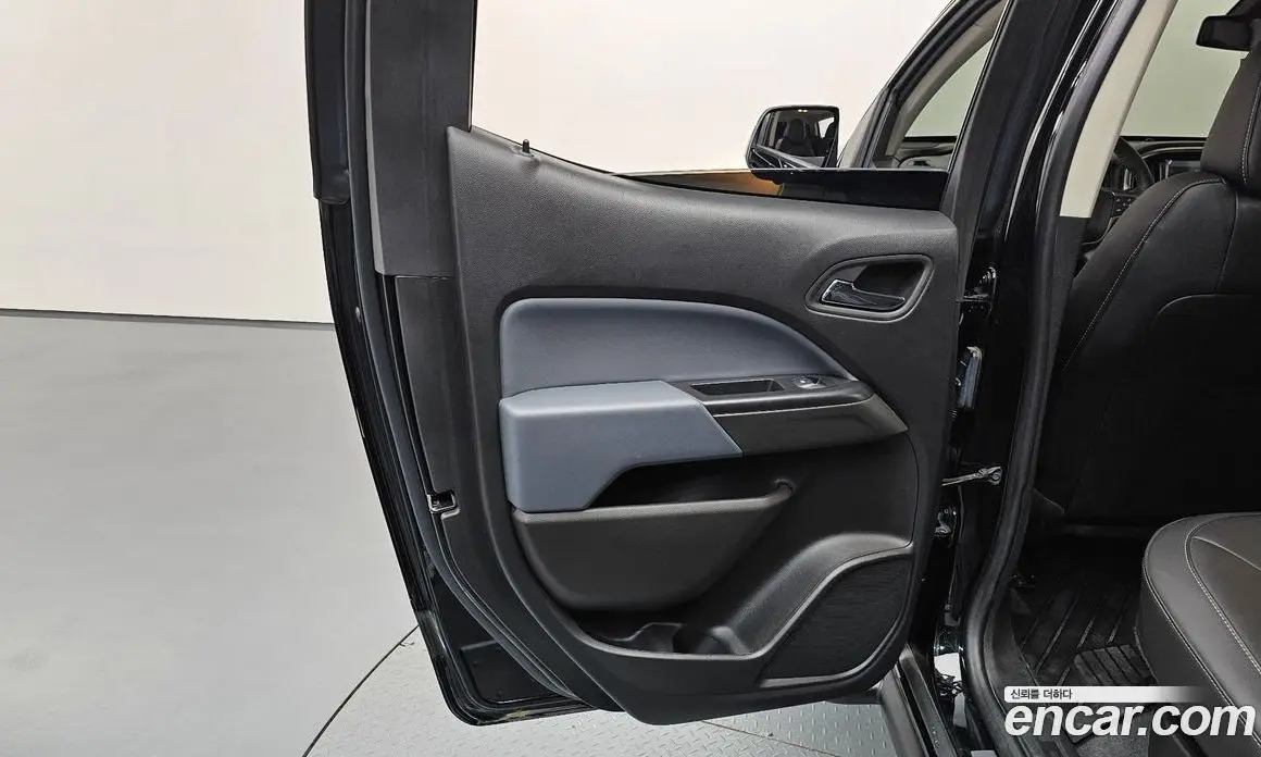 Chevrolet Colorado 2022 3.6 автомат (гидро), фото 15