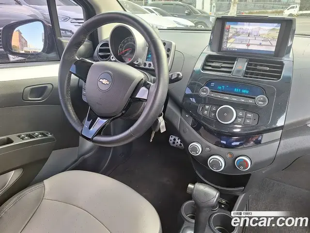 Chevrolet Spark 2012 1.0 автомат (гидро), миниатюра 11
