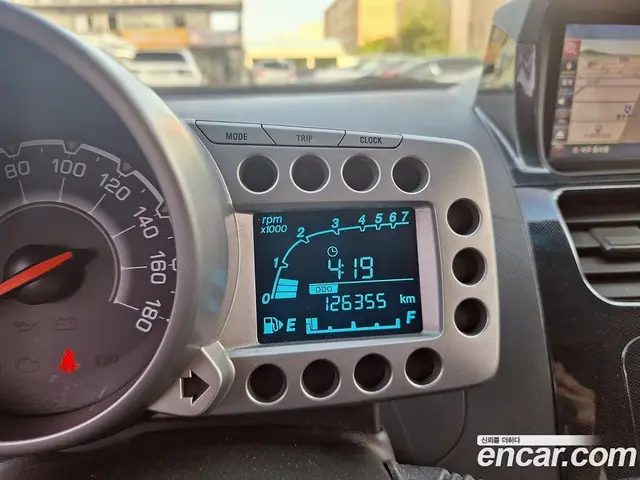 Chevrolet Spark 2012 1.0 автомат (гидро), миниатюра 12