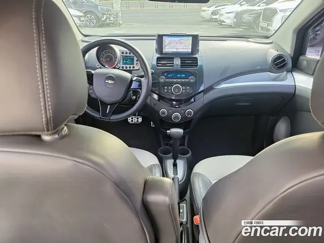 Chevrolet Spark 2012 1.0 автомат (гидро), миниатюра 7