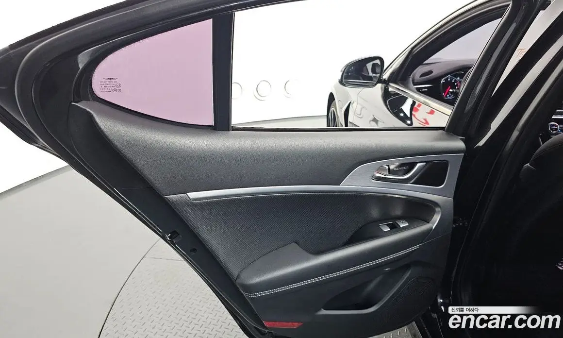 Genesis G70 2019 2.0 автомат (гидро), фото 15 Genesis G70 2019 2.0 автомат (гидро), фото 15