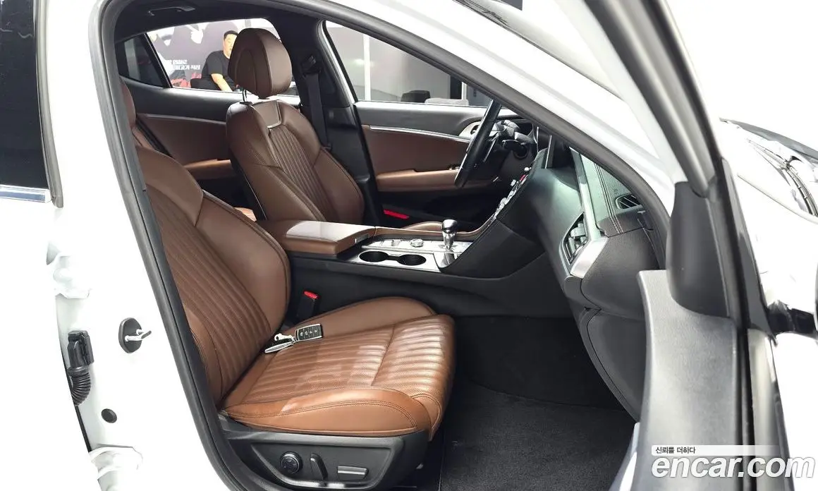 Genesis G70 2020 2.0 автомат (гидро), фото 16 Genesis G70 2020 2.0 автомат (гидро), фото 16