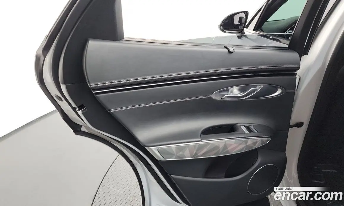 Genesis GV70 2021 2.5 автомат (гидро), фото 15 Genesis GV70 2021 2.5 автомат (гидро), фото 15